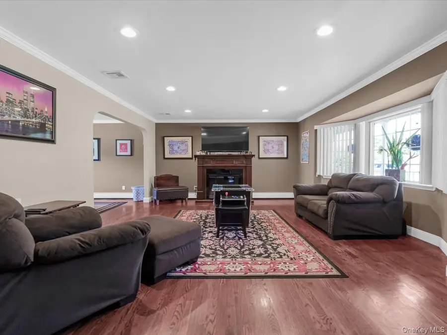 14 Tulip Avenue, Farmingville, NY 11738 - #3