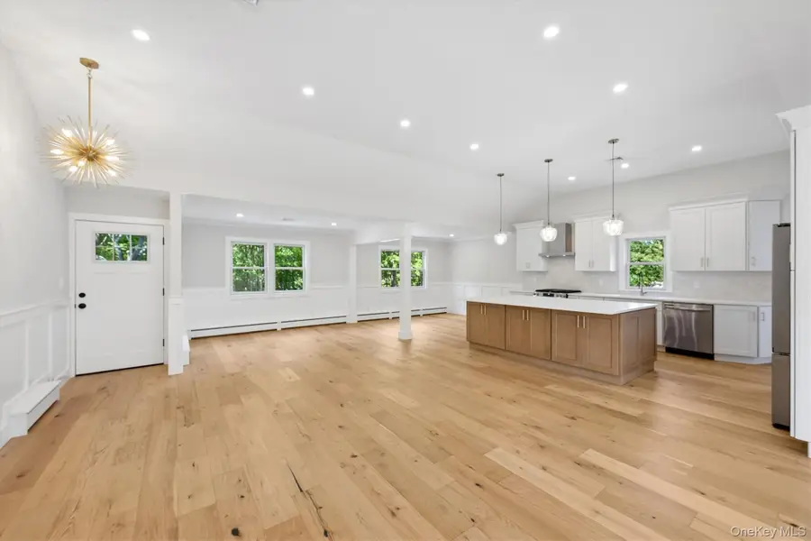 20 Camelia Place, Hauppauge, NY 11788 - #3