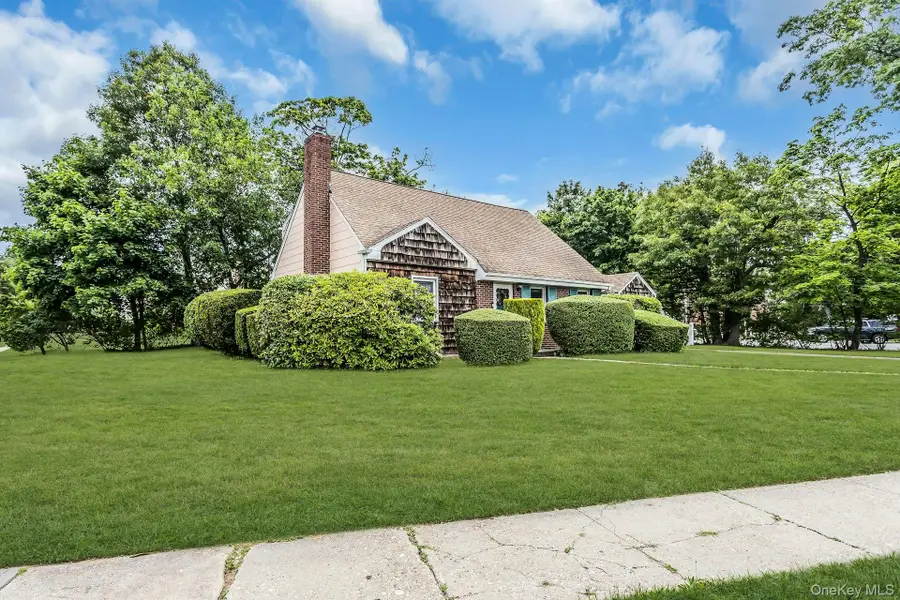 2 Cliff Road, Merrick, NY 11566 - #2