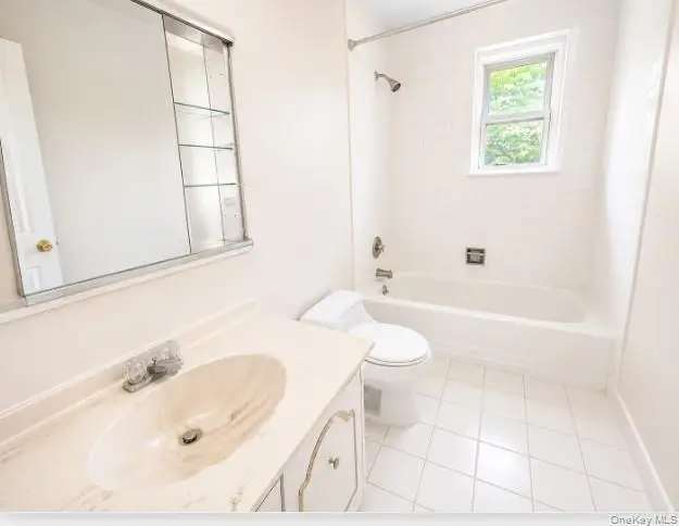 279 Artist Lake Drive, Middle Island, NY 11953 - #3