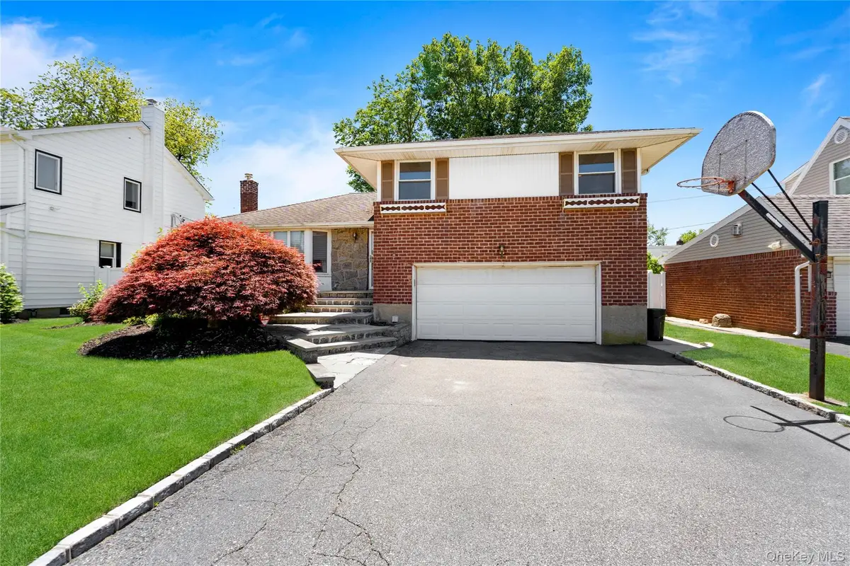 33 Birchwood Park Drive, Syosset, NY 11791 - #1