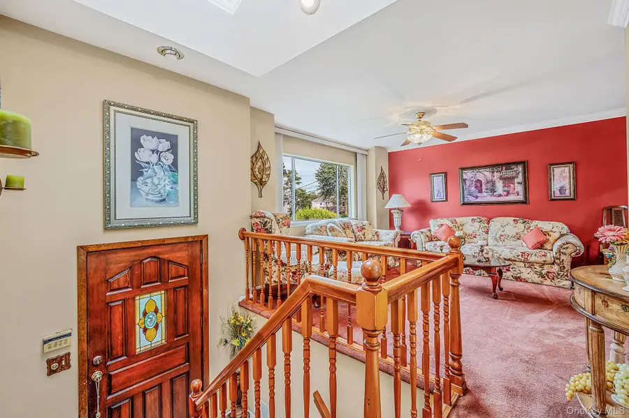 90 Rhode Island Avenue, Bay Shore, NY 11706 - #3