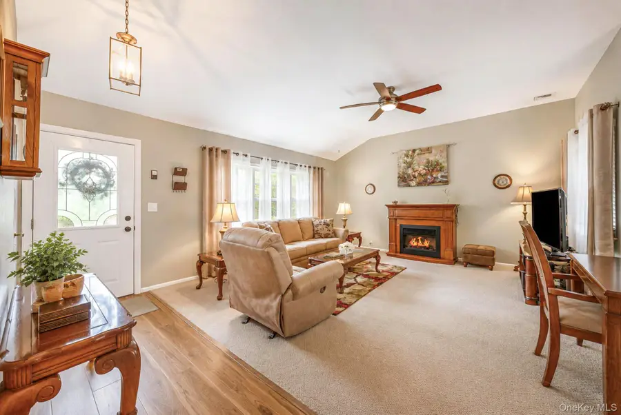 6 Elwin Place, East Northport, NY 11731 - #2