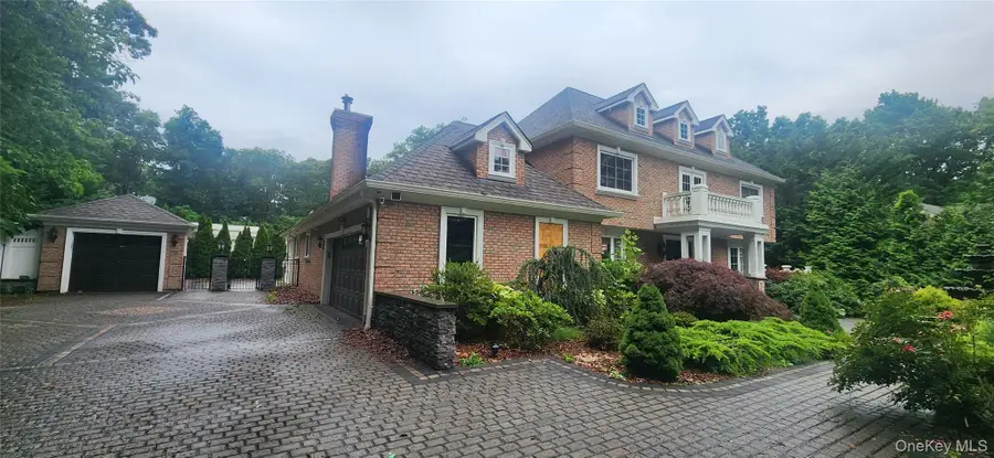 7 Arista Court, Dix Hills, NY 11746 - #3