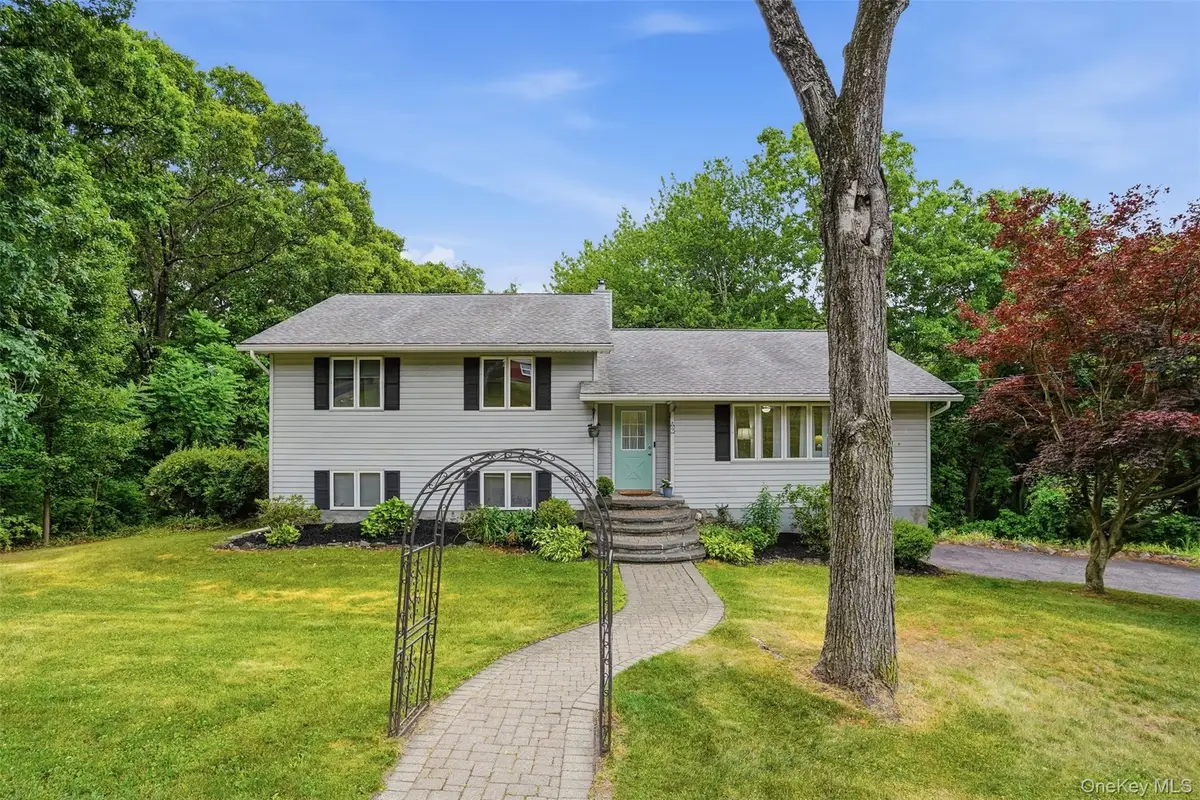 9 Roxanne Boulevard, Highland, NY 12528 - #1