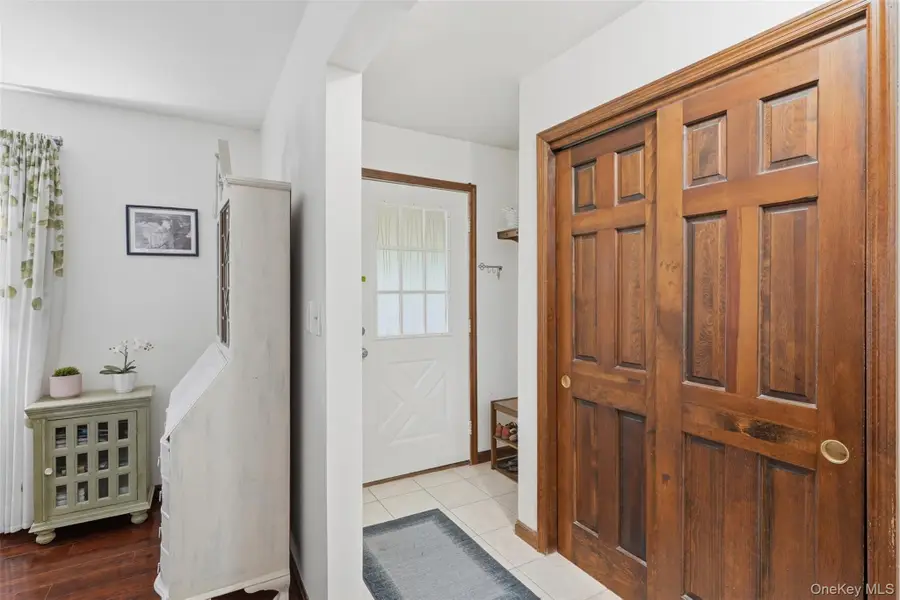 9 Roxanne Boulevard, Highland, NY 12528 - #3