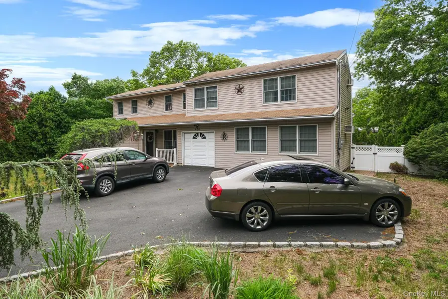 404 Bicycle Path, Terryville, NY 11776 - #2