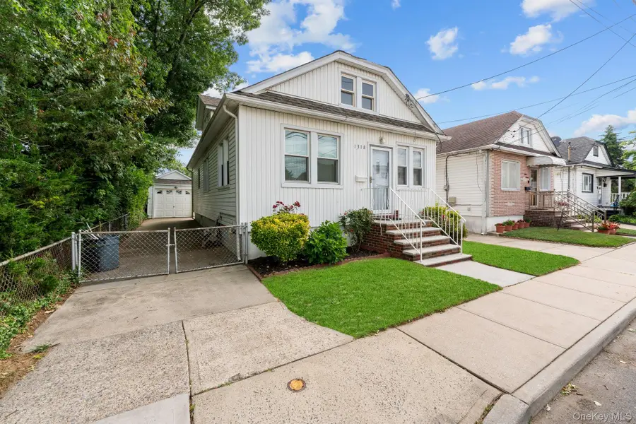 1318 Scimitar Avenue, Elmont, NY 11003 - #2