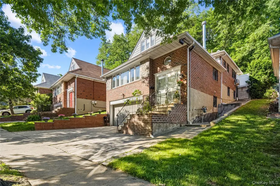 69-07 Little Neck Pkwy, Little Neck, NY 11363 - #2