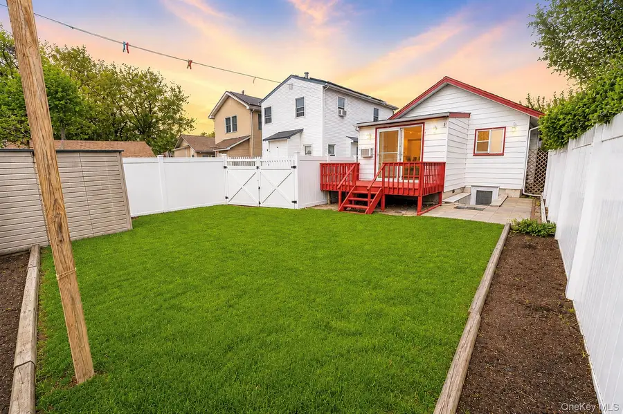 937 N 7th Street, New Hyde Park, NY 11040 - #2