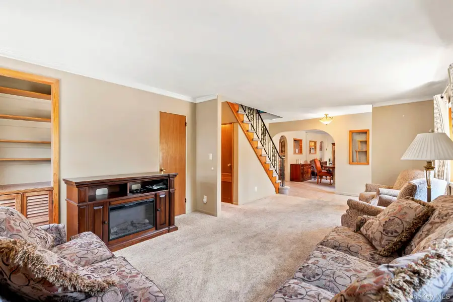 216 Gardner Avenue, Jericho, NY 11753 - #3