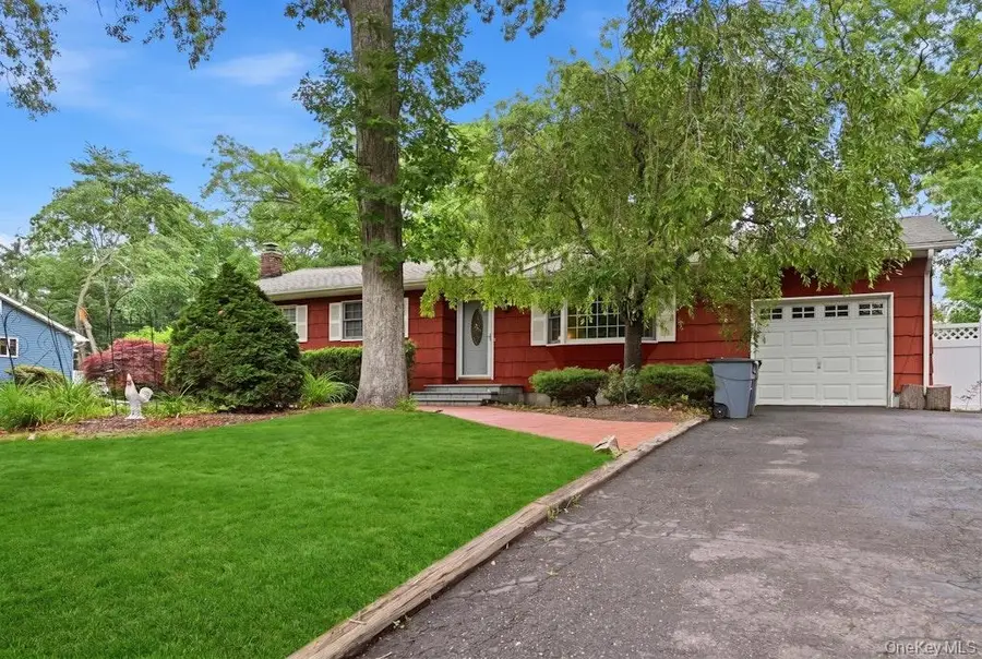 23 Flicker Drive, Middle Island, NY 11953 - #2