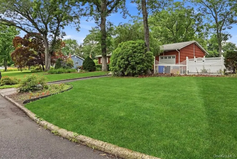 23 Flicker Drive, Middle Island, NY 11953 - #3