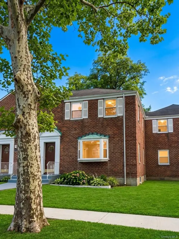 233-06 131 Avenue E 233-06 131 Avenue Avenue #2, Rosedale, NY 11422