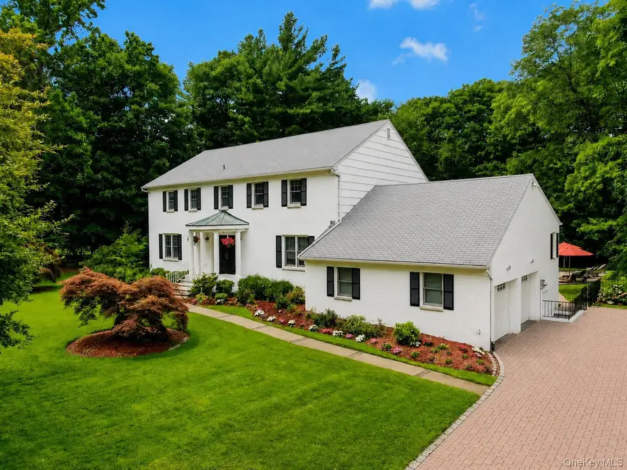 16 Hearthstone Circle, Scarsdale, NY 10583 - #2