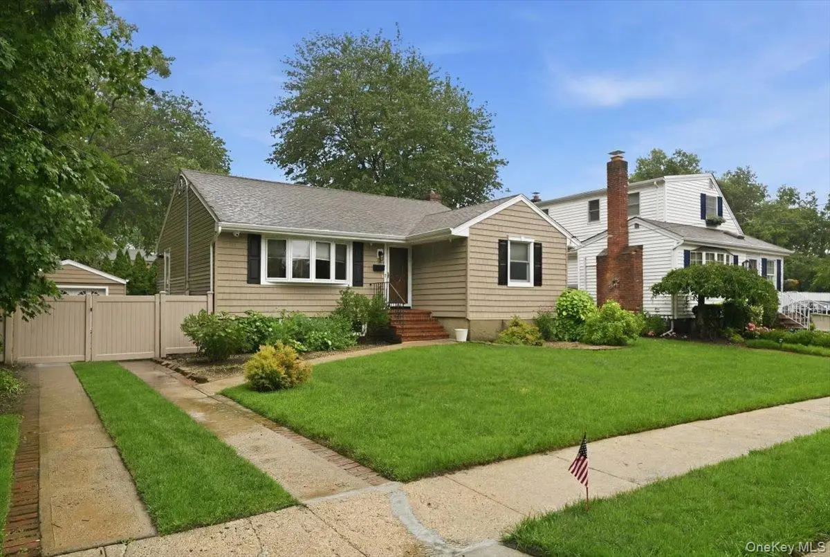 195 Scarcliffe Drive, Malverne, NY 11565 - #1