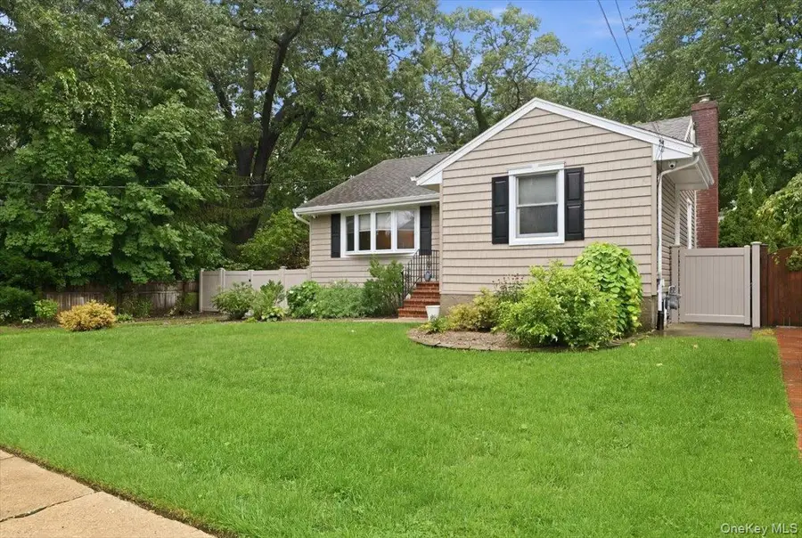 195 Scarcliffe Drive, Malverne, NY 11565 - #3