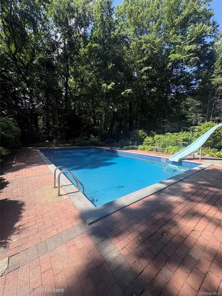 27 Longwood Drive, South Huntington, NY 11746 - #3