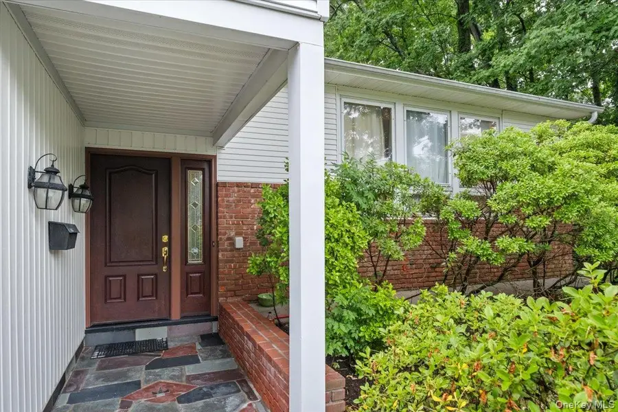 21 Tanglewood Road, Scarsdale, NY 10583 - #2