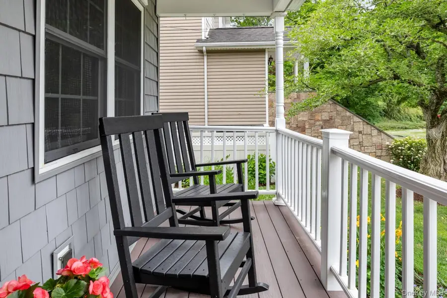 5 Glenmore Avenue, Glenwood Landing, NY 11547 - #3