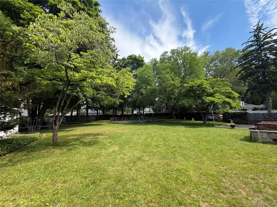 15 Ingersoll Street, Huntington Station, NY 11746 - #3