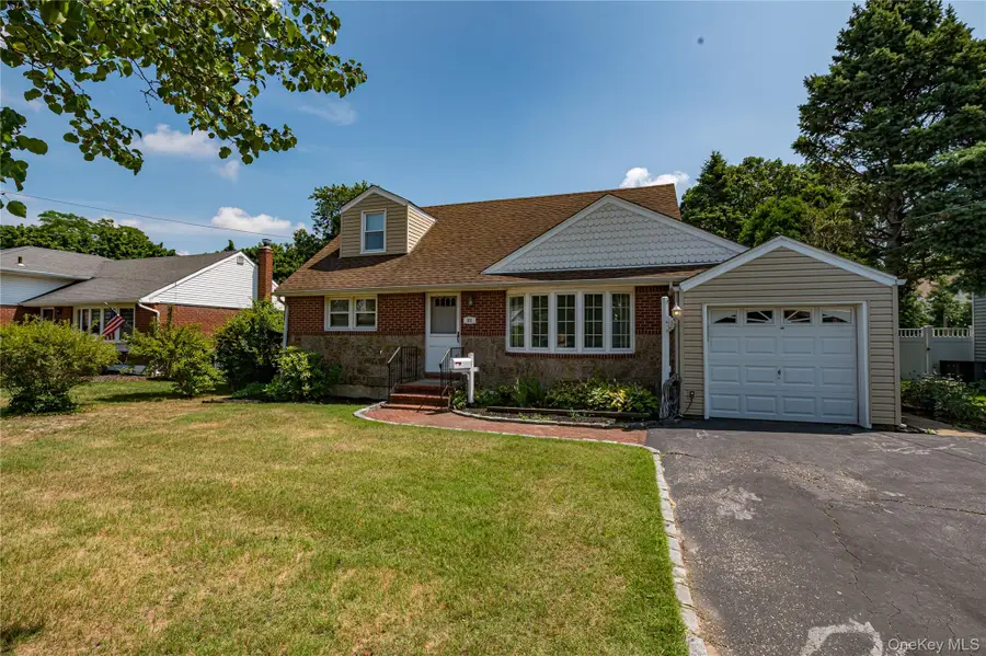 21 Langdon Road, Farmingdale, NY 11735 - #2