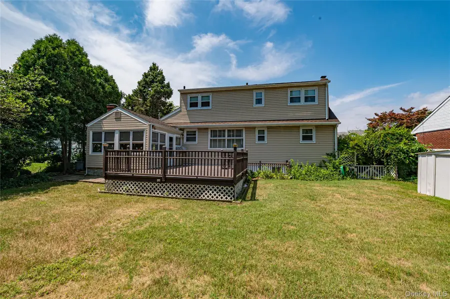21 Langdon Road, Farmingdale, NY 11735 - #3