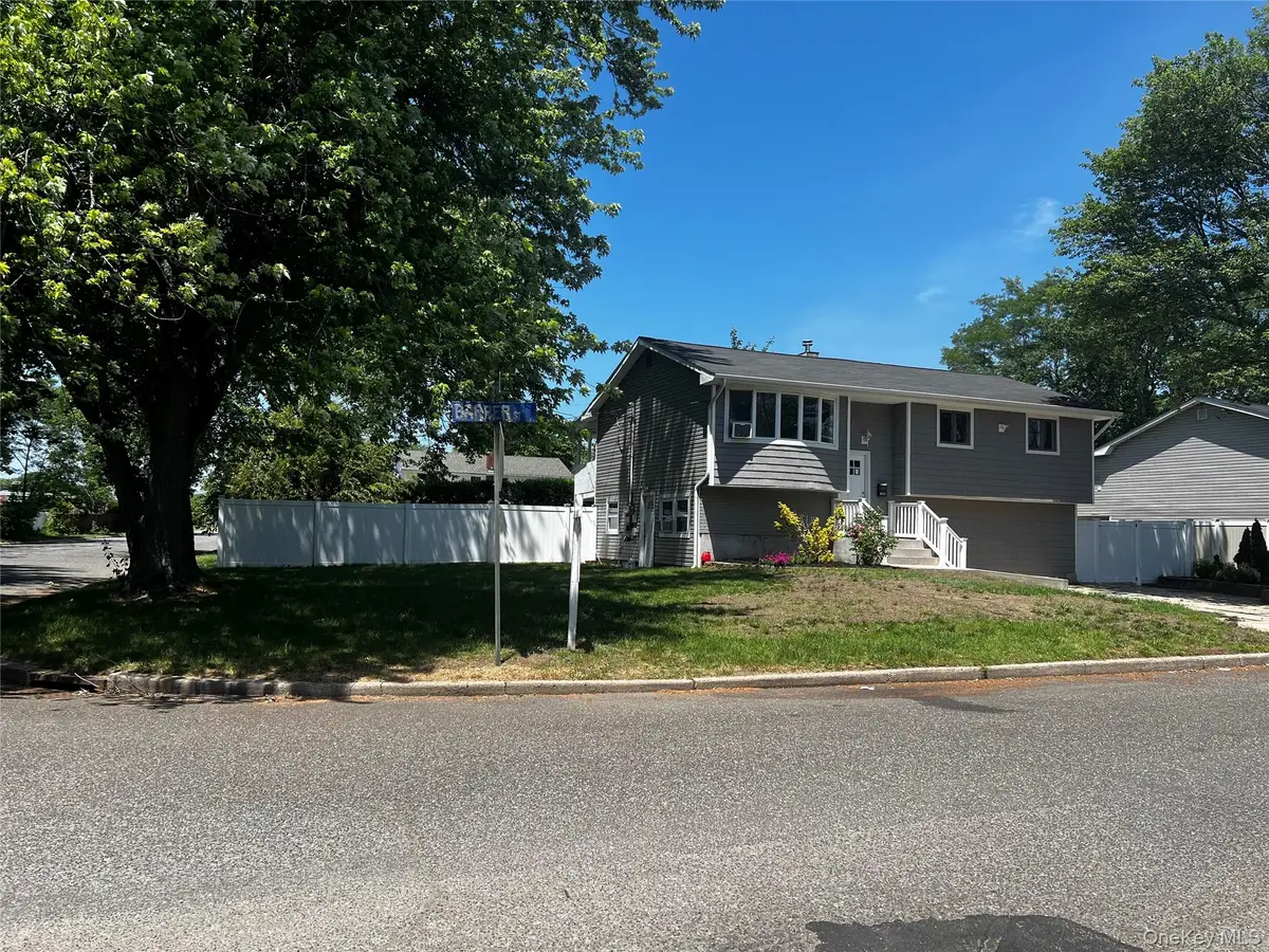 105 Barber, Brentwood, NY 11717 - #1