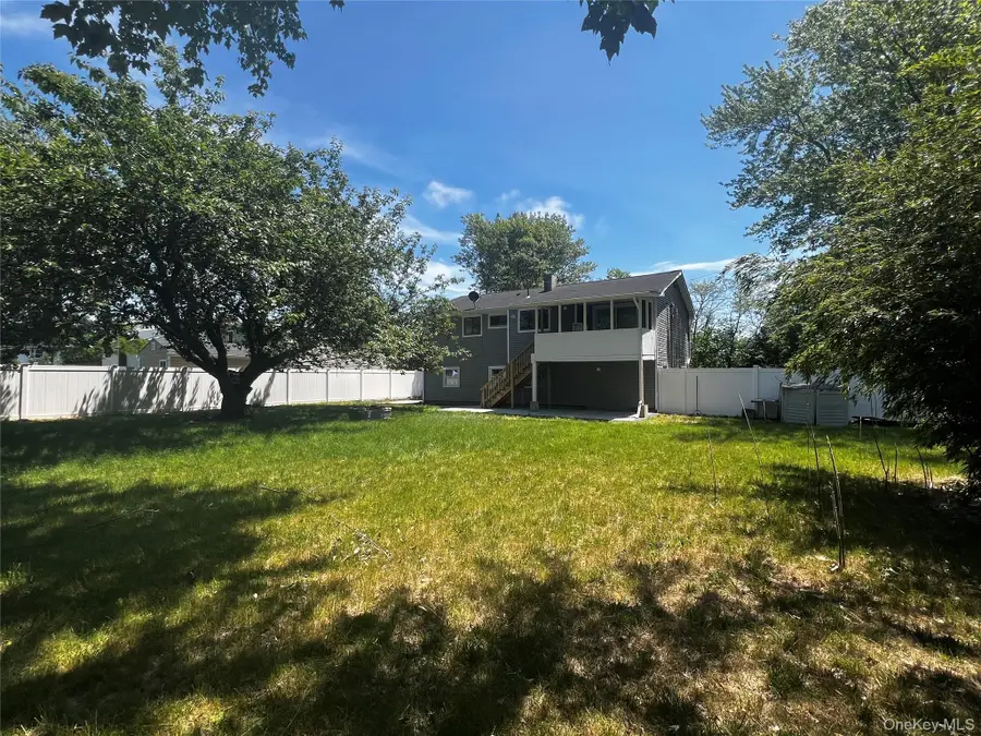 105 Barber, Brentwood, NY 11717 - #3