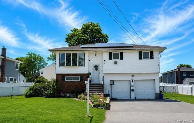 121 W Lake Drive, Lindenhurst, NY 11757 - #1