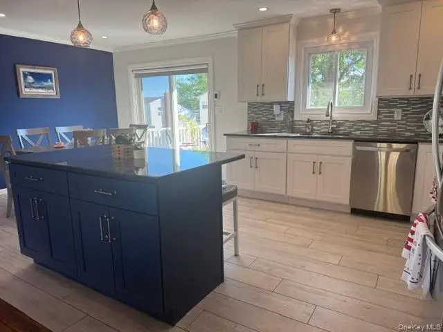 121 W Lake Drive, Lindenhurst, NY 11757 - #2