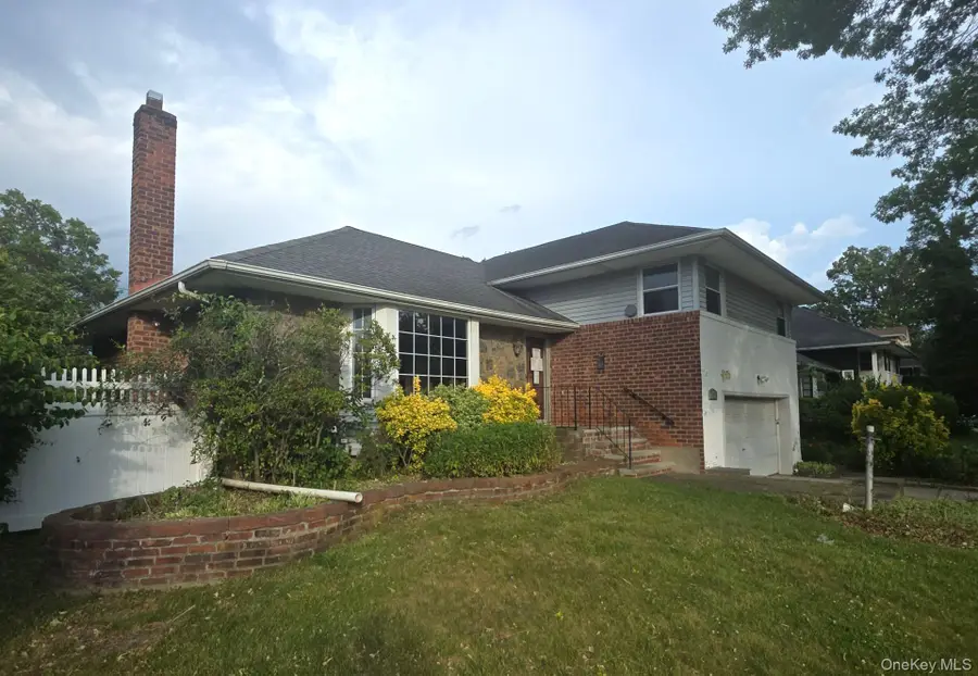 172 Evergreen Drive, Westbury, NY 11590 - #2