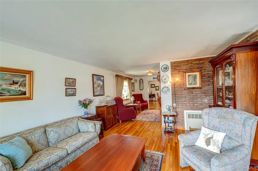 1 Marlboro Avenue, Massapequa, NY 11758 - #3