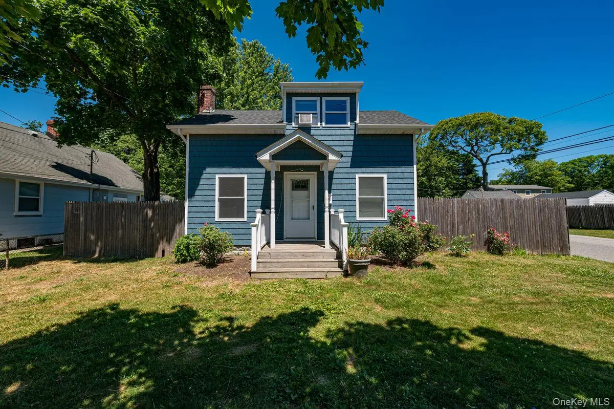 35 Oakland Avenue, Port Jefferson Station, NY 11776 - #1