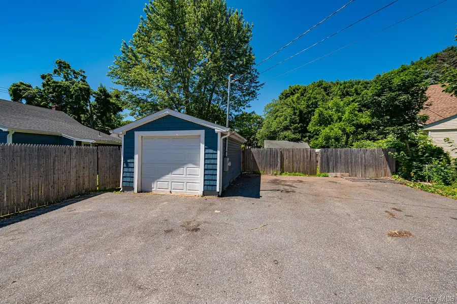 35 Oakland Avenue, Port Jefferson Station, NY 11776 - #3