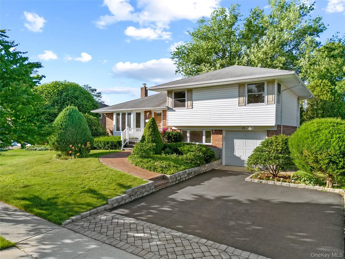 17 Wren Drive, Woodbury, NY 11797 - #1