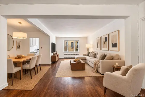 8333 Austin Street #6R, Kew Gardens, NY 14415