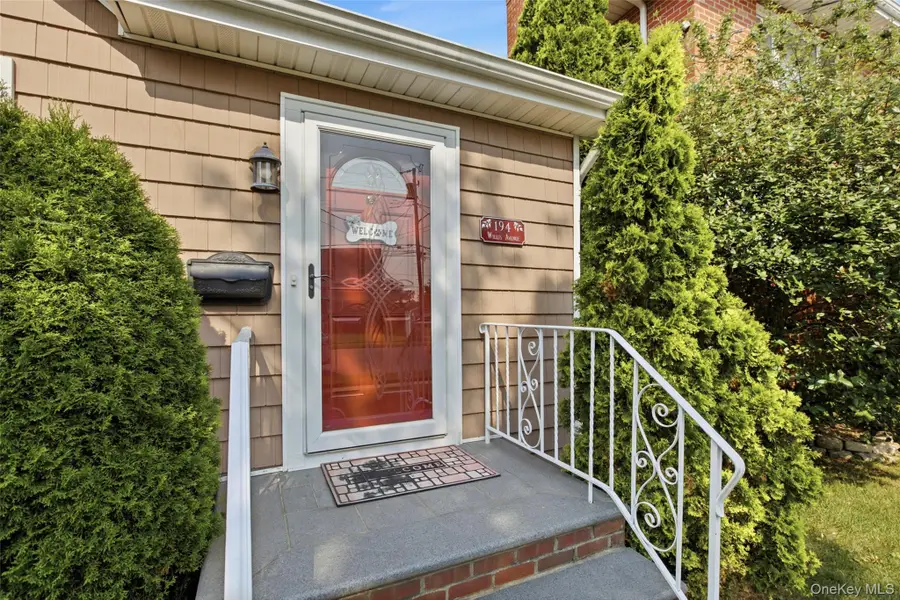 194 Willis Avenue, Floral Park, NY 11001 - #3