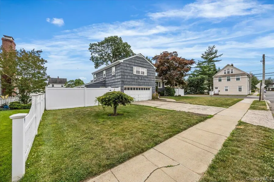 38 Driscoll Avenue, Rockville Centre, NY 11570 - #2