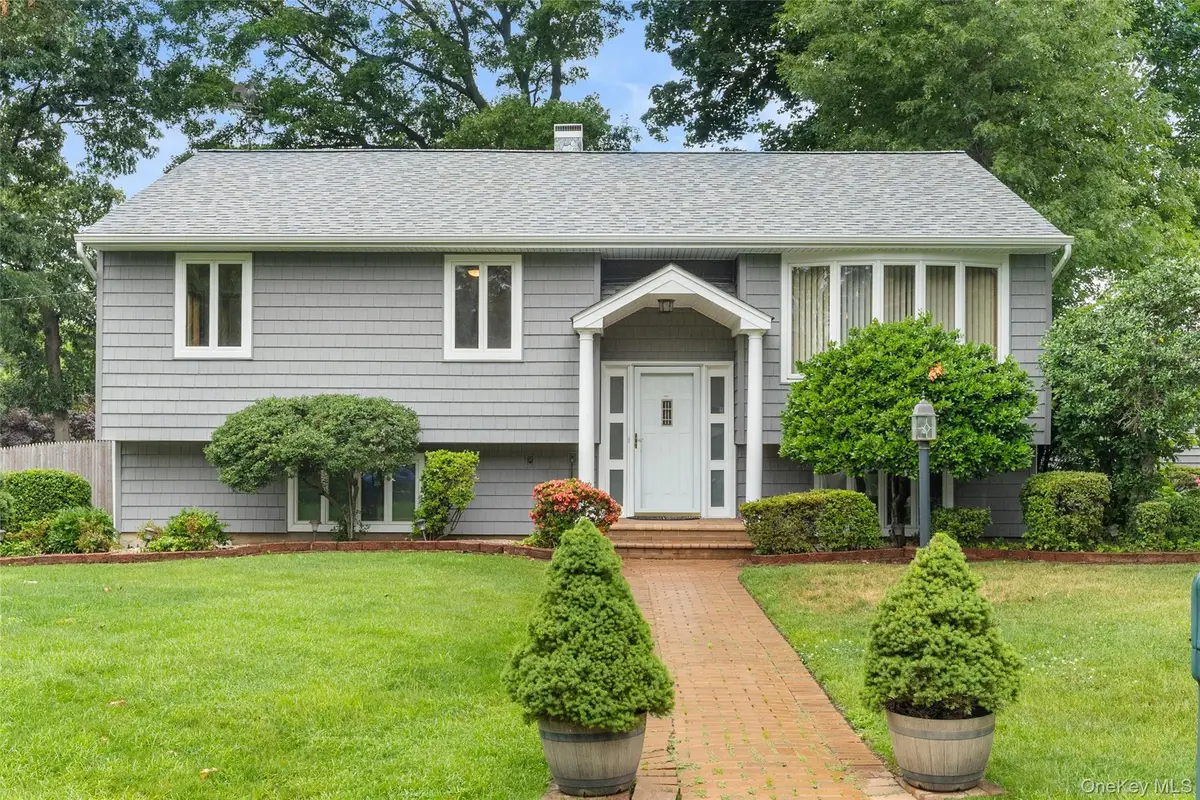 142 Mohican Avenue, Ronkonkoma, NY 11779 - #1