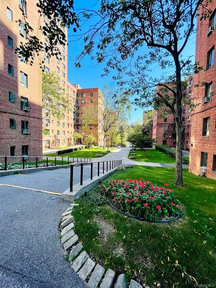 24 Metropolitan Oval #1E, Bronx, NY 10462 - #1