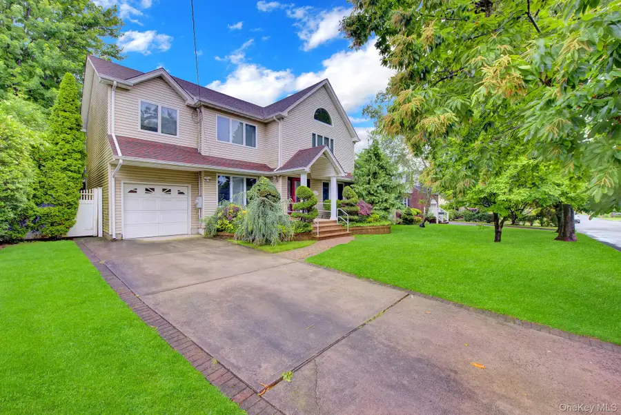 120 Greenway W, New Hyde Park, NY 11040 - #2
