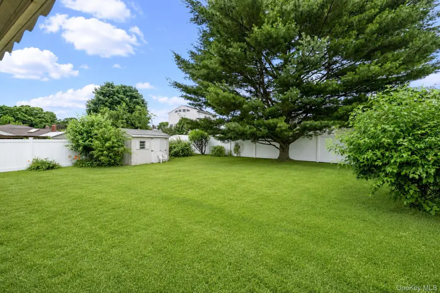 107 W Walnut Street, Farmingdale, NY 11735 - #3