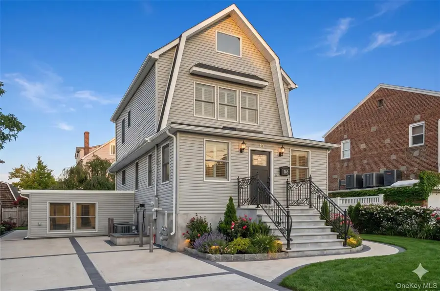 19 6th Street, New Hyde Park, NY 11040 - #2