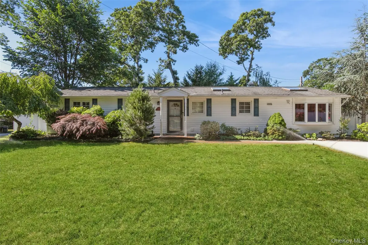 26 Huxley Lane, Ronkonkoma, NY 11779 - #1