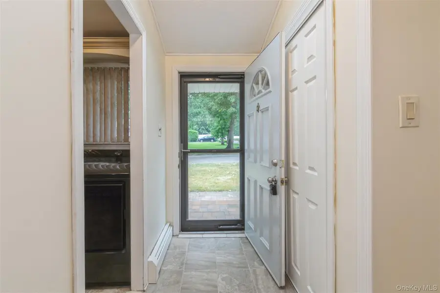 26 Huxley Lane, Ronkonkoma, NY 11779 - #3