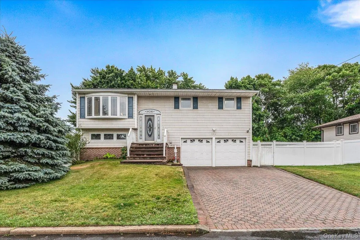 194 Missouri Avenue, Bay Shore, NY 11706 - #1