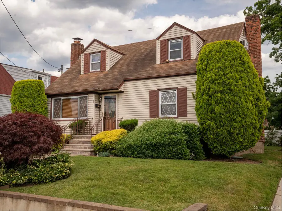 9 Satterie Avenue, Valley Stream, NY 11580 - #2