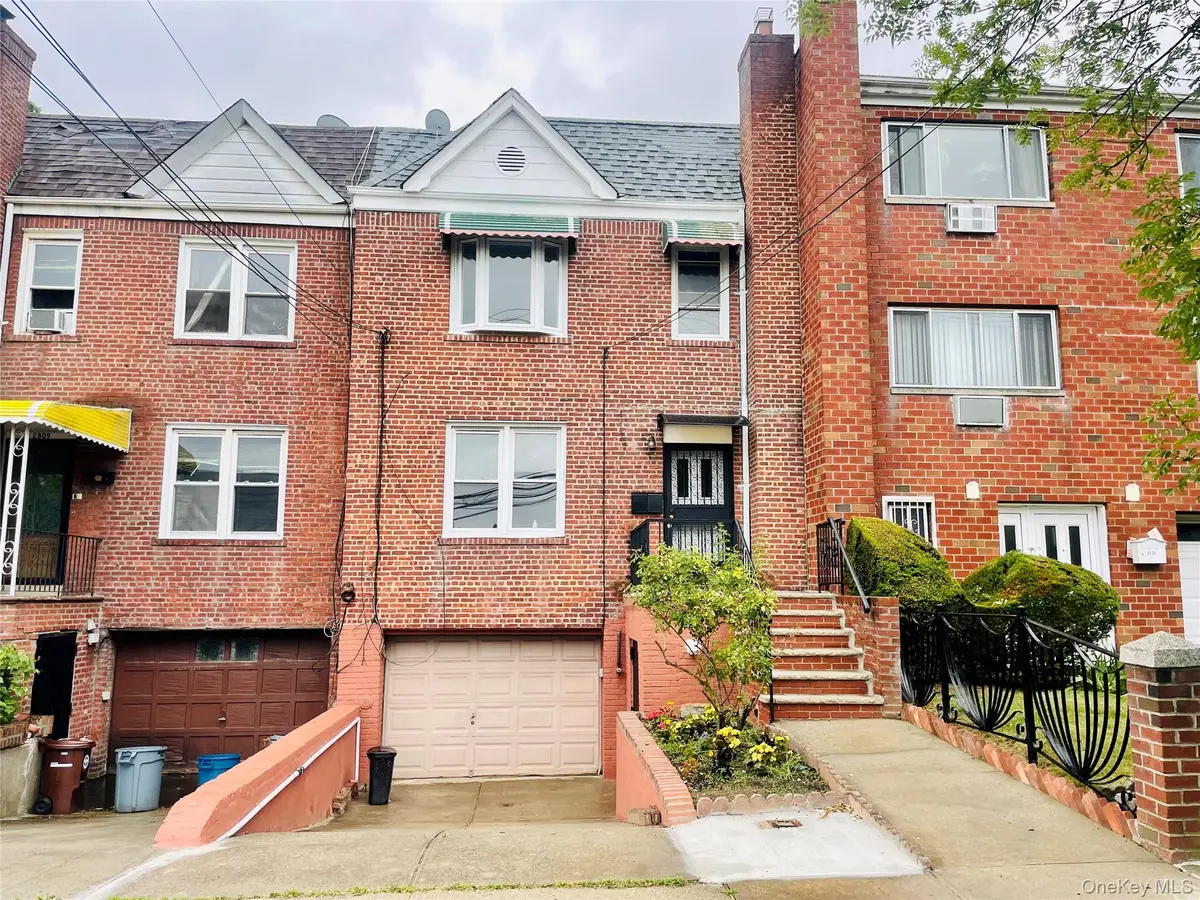 2811 Gunther Avenue, Bronx, NY 10469 - #1