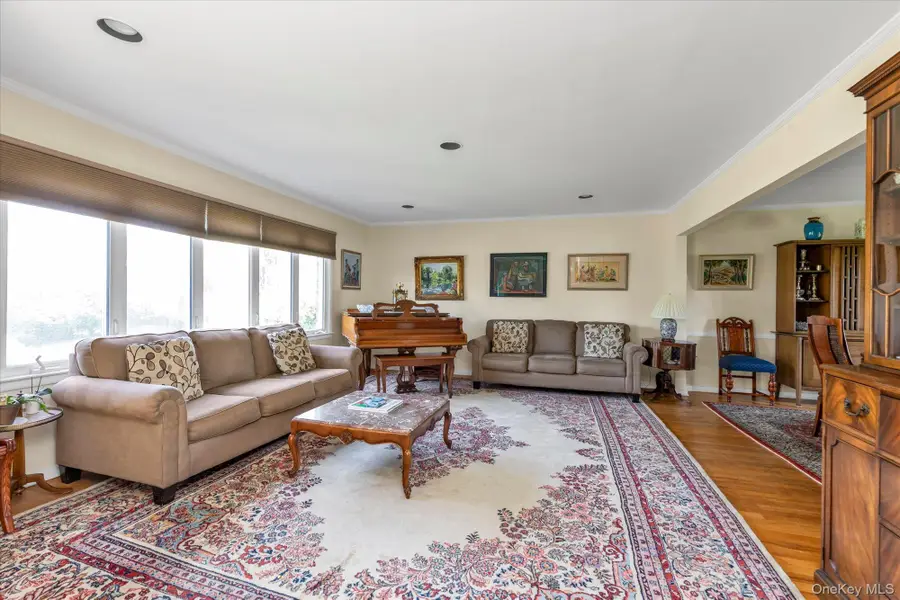 2006 Norshon Road, Merrick, NY 11566 - #3